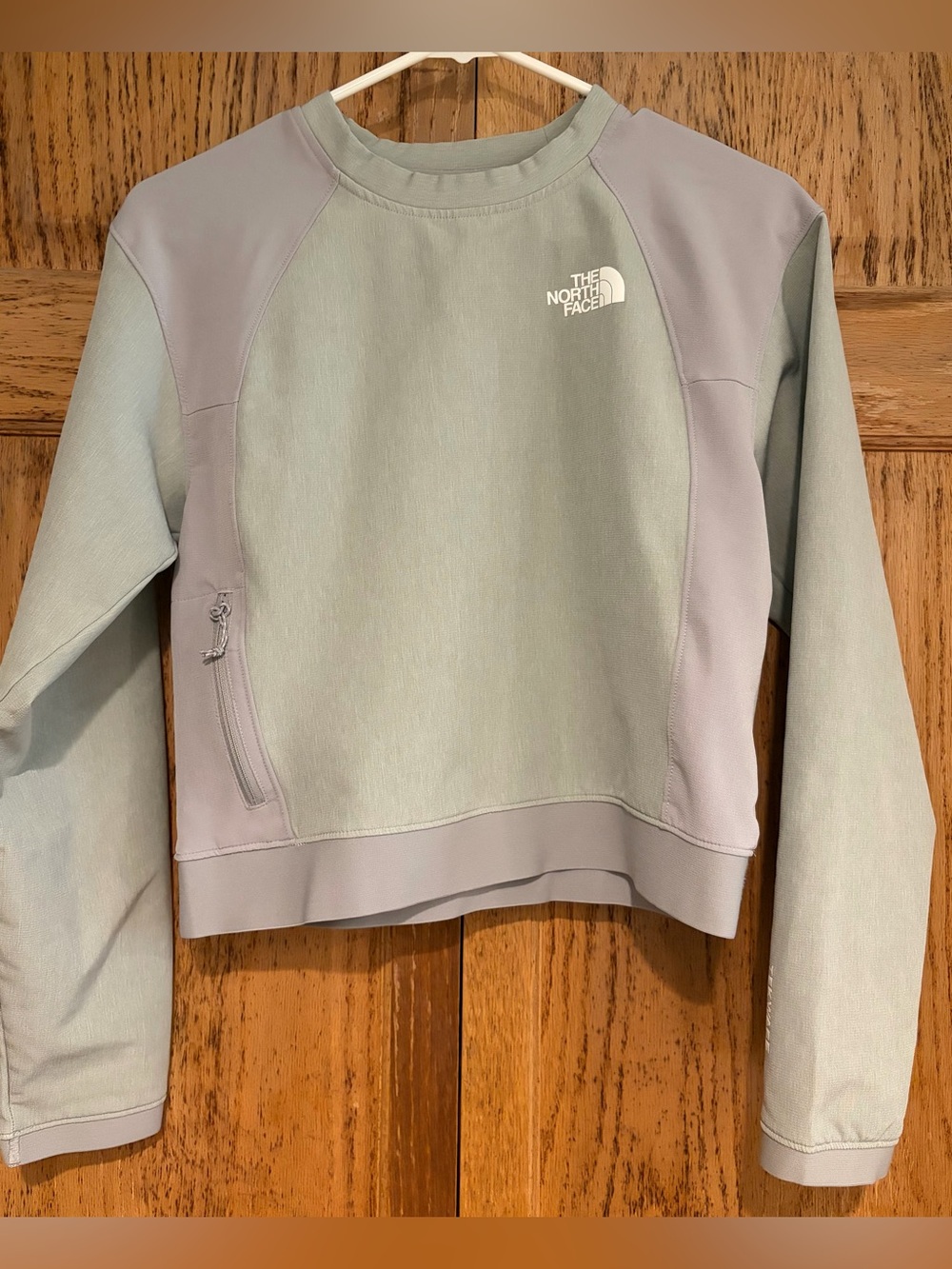 The North Face Light Gray Crew Sweatshirt TEKWARE, FLASHDRY size S